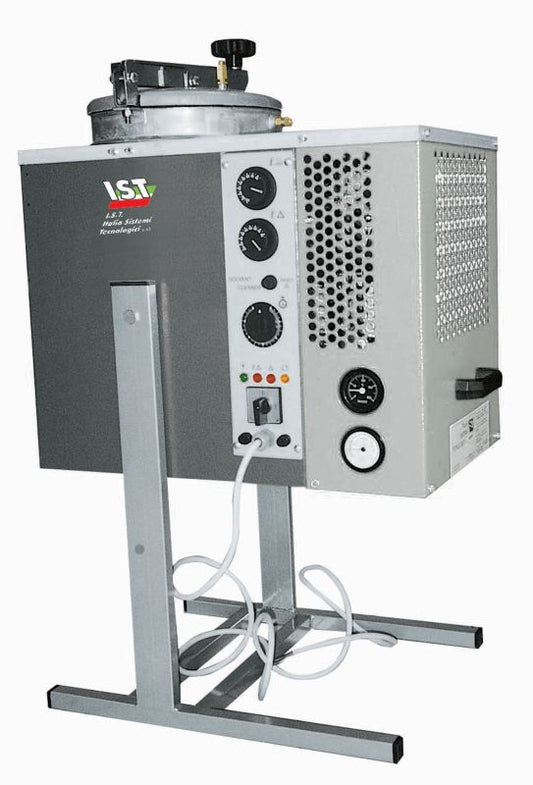 IST Solvent Recycler 15 litre capacity